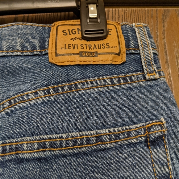 Jeans - Picture 2 of 3